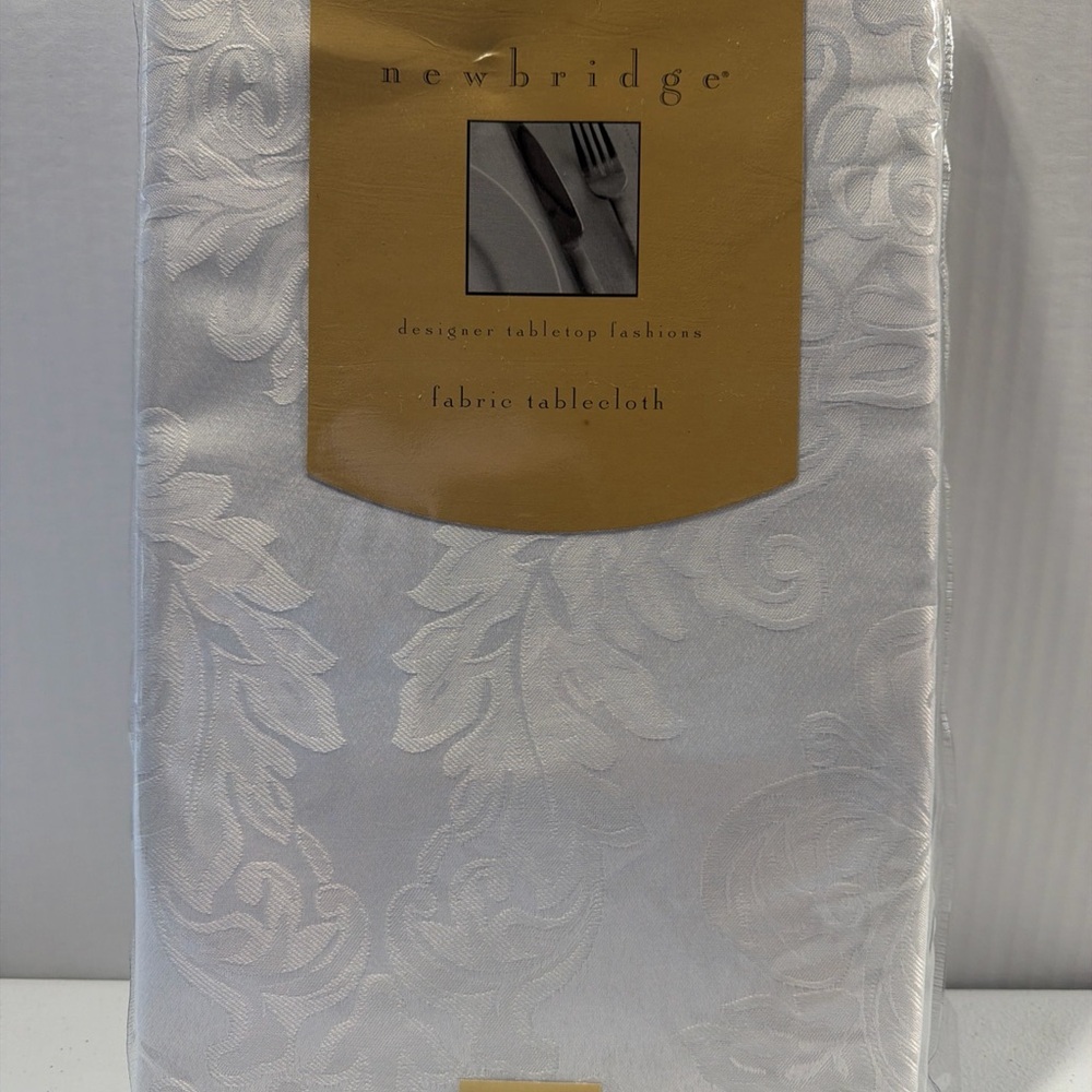 Newbridge Barcelona Damask Tablecloth 60" x84"  White OVAL. NWOT